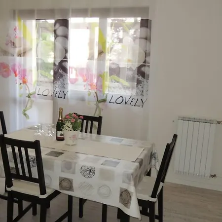 Rosmarin Apartman *